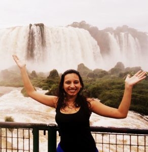 renata-camilo-292x300
